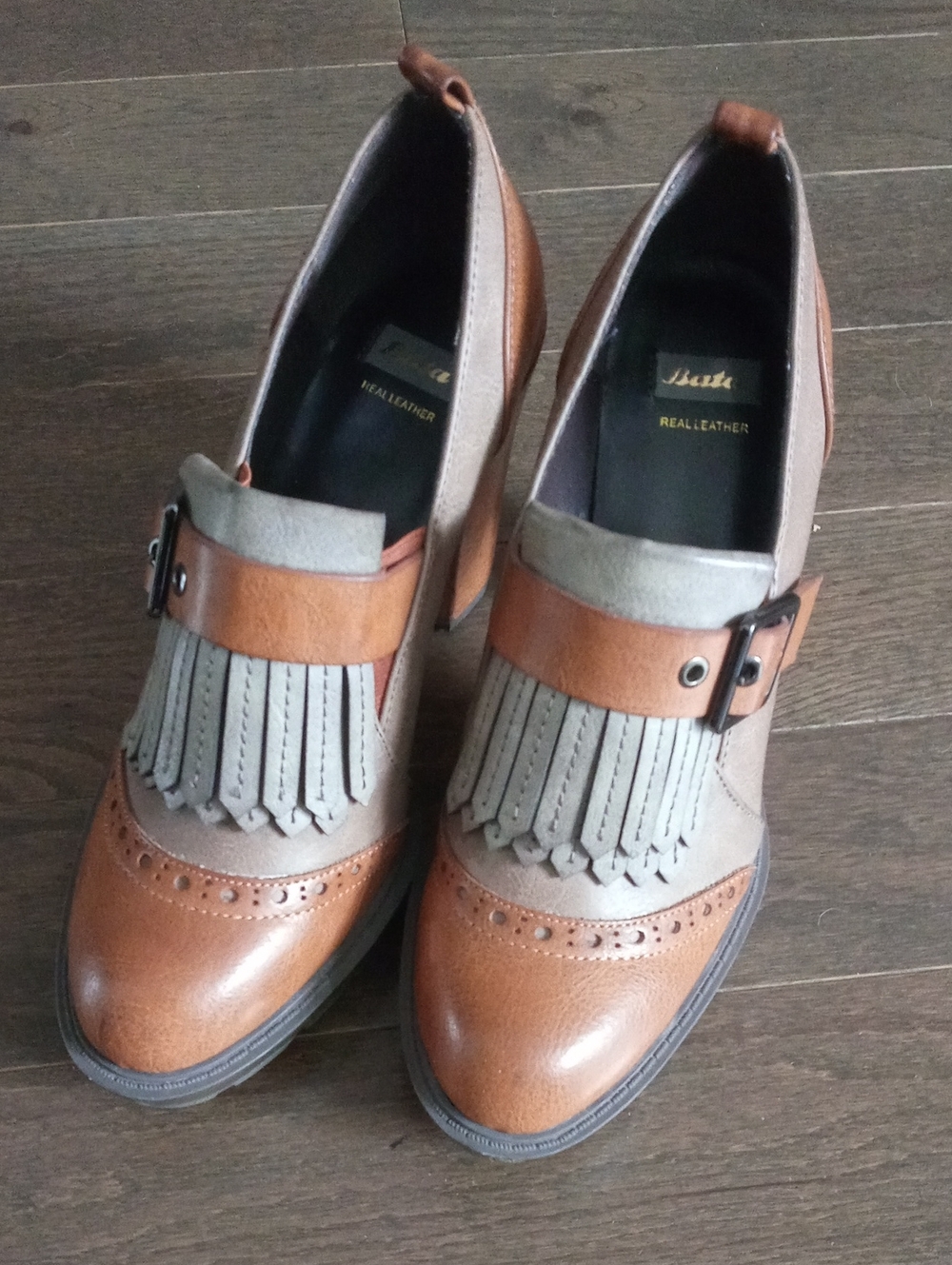 Stylish Two-Tone Fringe Leather Women’s Loafer Style Heels - Brown & Gray